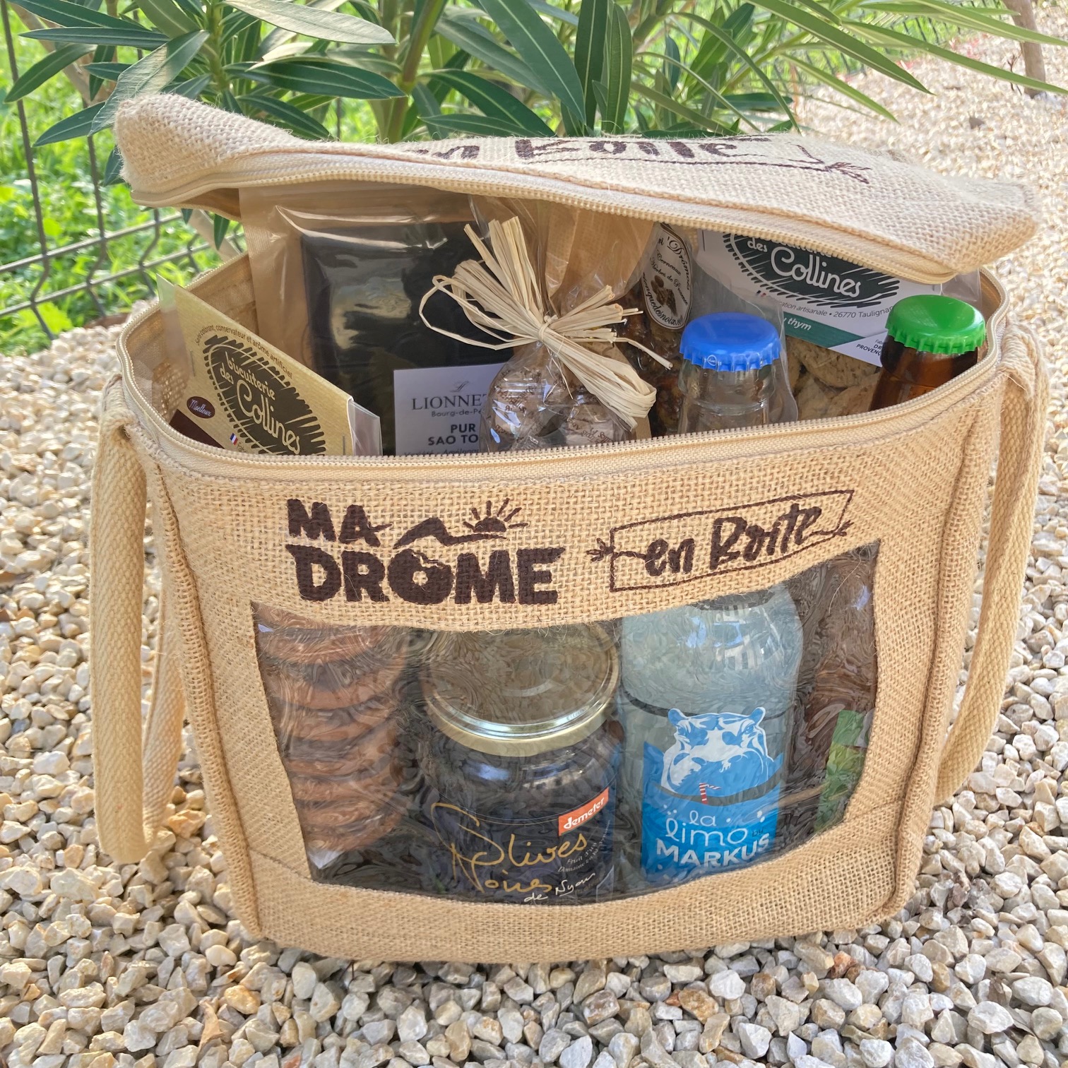 Dromaxi pain chocolat rillettes foie gras caillette miel noisette olives thym noix limonade chocolat panier offrir 3