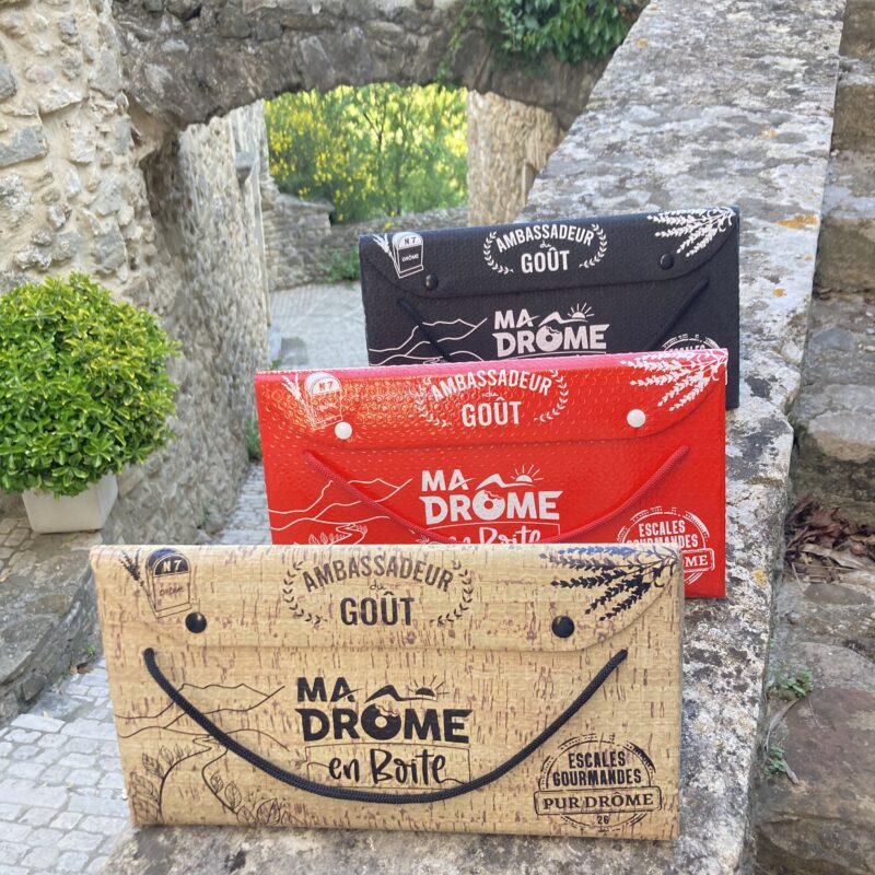 Coffret cadeau La Drôm d'Amour, boite de douceurs gourmandes de la Drôme